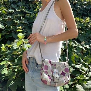 Coach Cross body! Very Y2K, in awesome condition.
